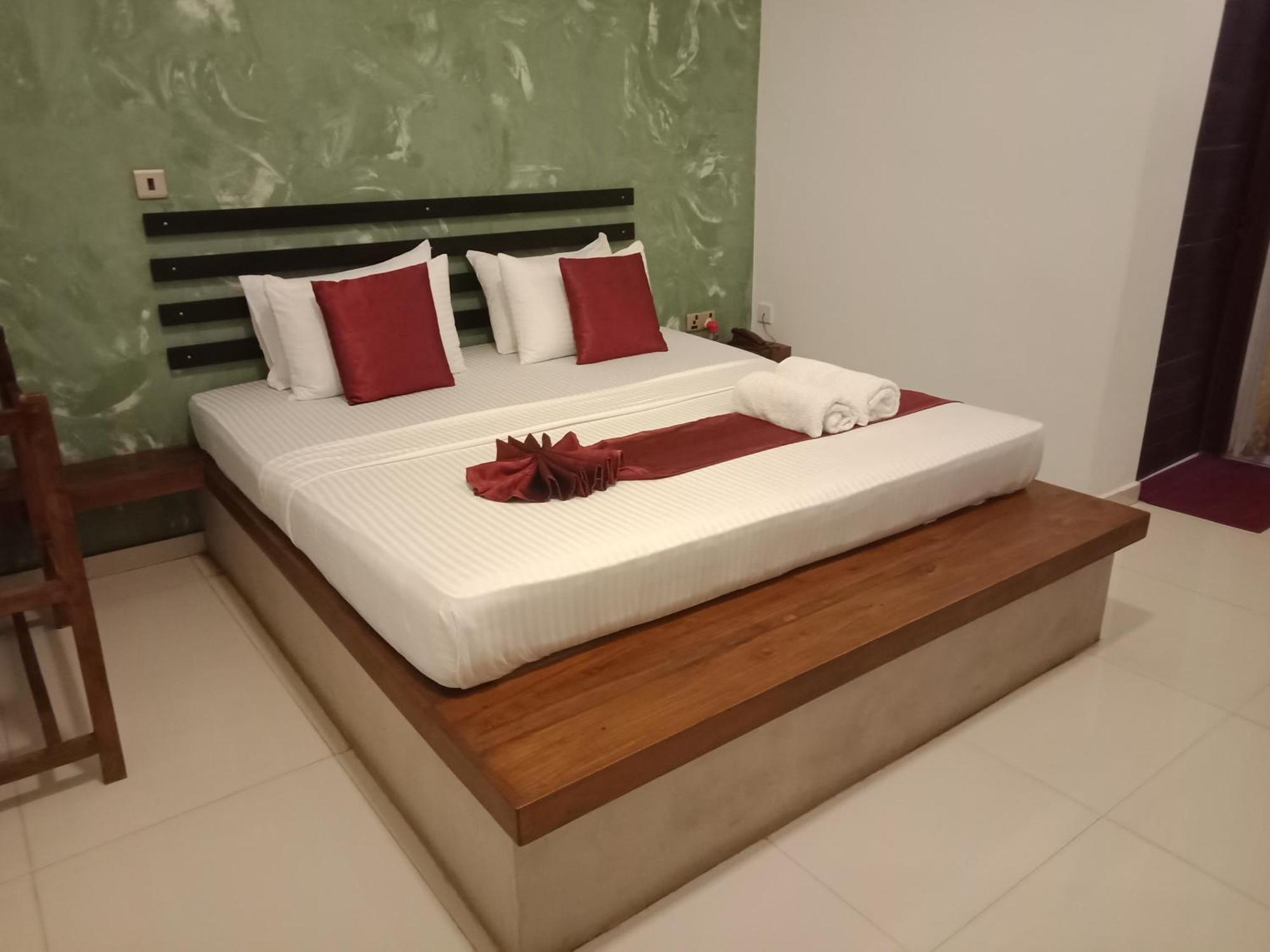 Monaara Leisure - أنرادابورام المظهر الخارجي الصورة