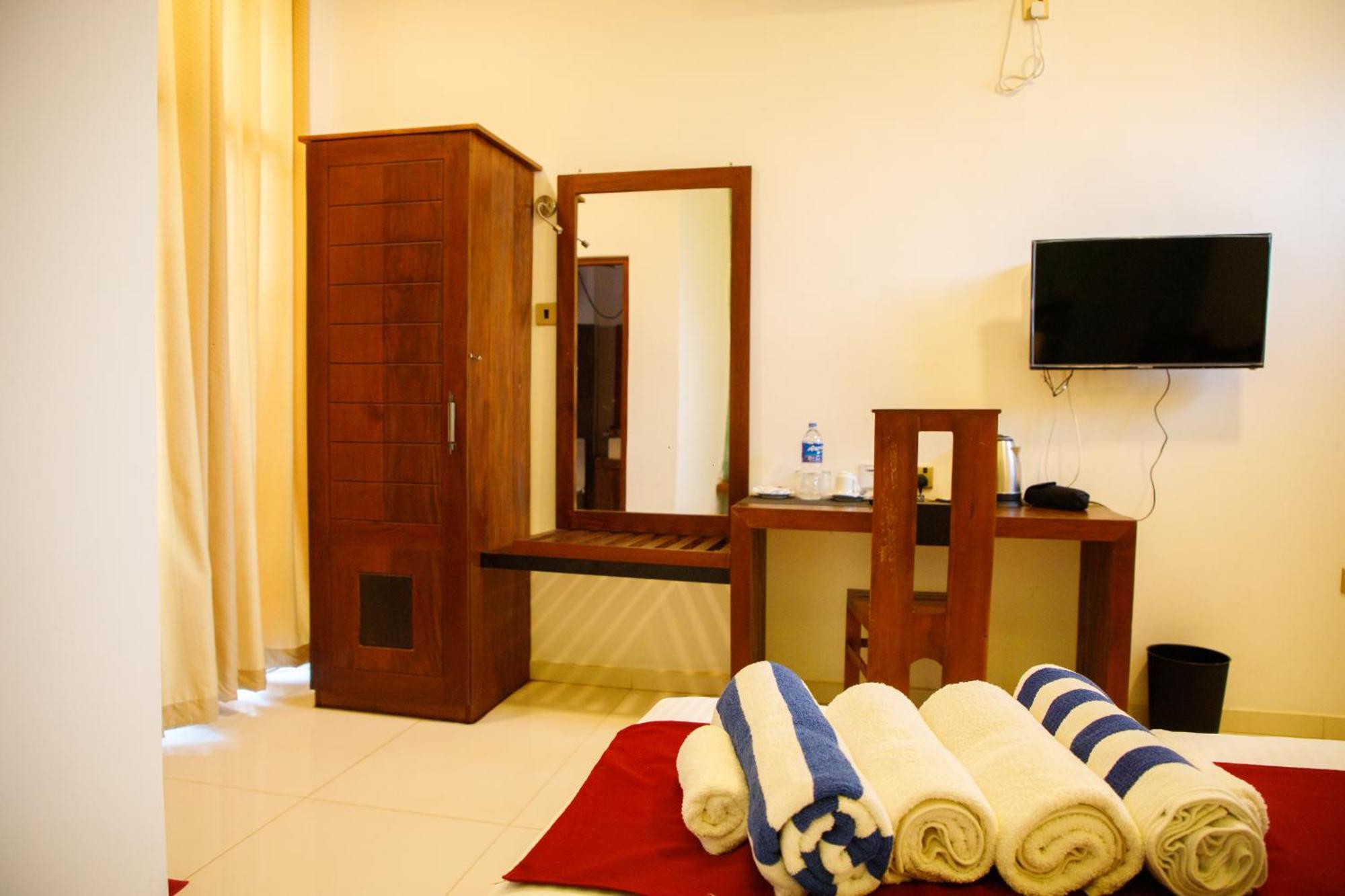 Monaara Leisure - أنرادابورام المظهر الخارجي الصورة